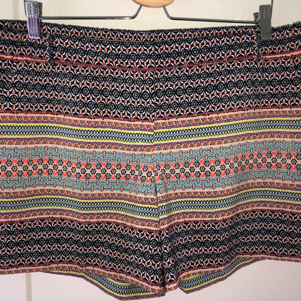 The Limited dress shorts sz 14R NWOT beautiful